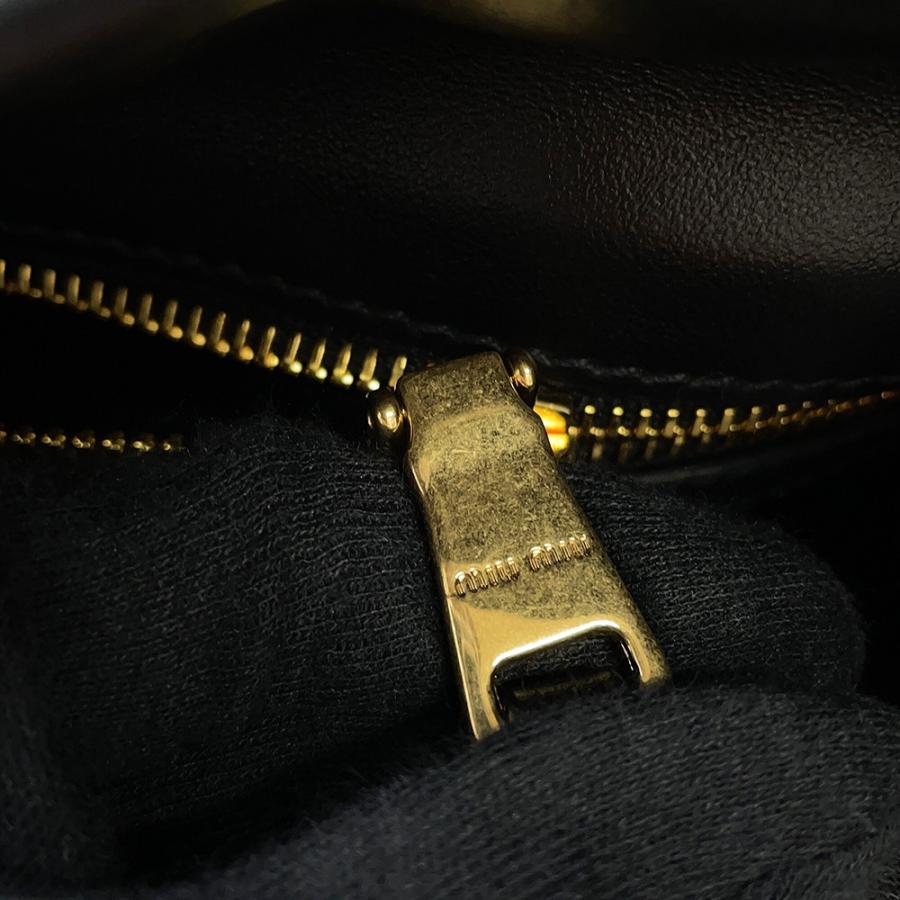美品 MIU MIU ミュウミュウ ショルダーバッグ 5BC155 2CRW レザー ホーボーバッグ レディース マグネット開閉式 ブラック 黒   80007292 ミュウミュウ ショルダーバッグ ホーボーバッグ レザー 5BC155 MIUMIU