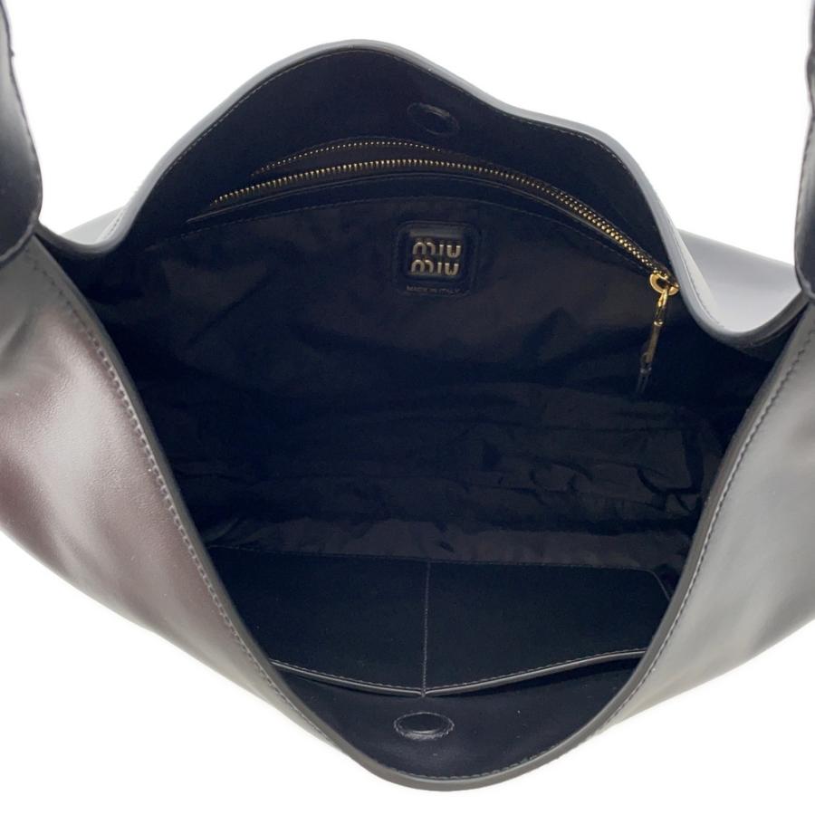 美品 MIU MIU ミュウミュウ ショルダーバッグ 5BC155 2CRW レザー ホーボーバッグ レディース マグネット開閉式 ブラック 黒   80007292 ミュウミュウ ショルダーバッグ ホーボーバッグ レザー 5BC155 MIUMIU