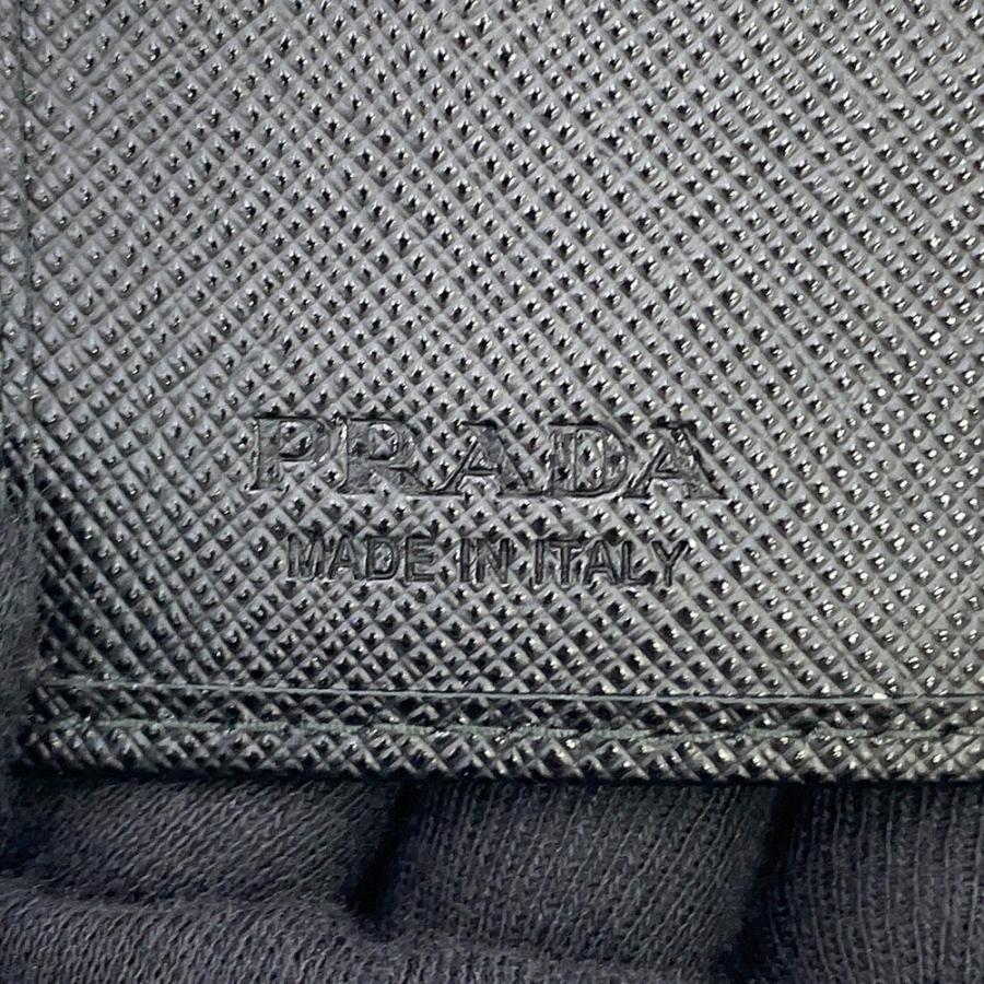 プラダ 二つ折り財布 Re-Nylon トライアングルロゴ コンパクト