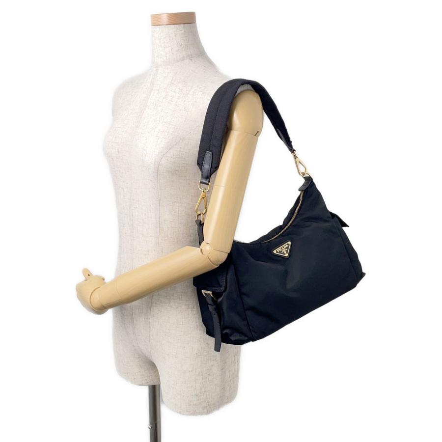 プラダ ショルダーバッグ Re-Nylon エクスプローラ ラージ ナイロン