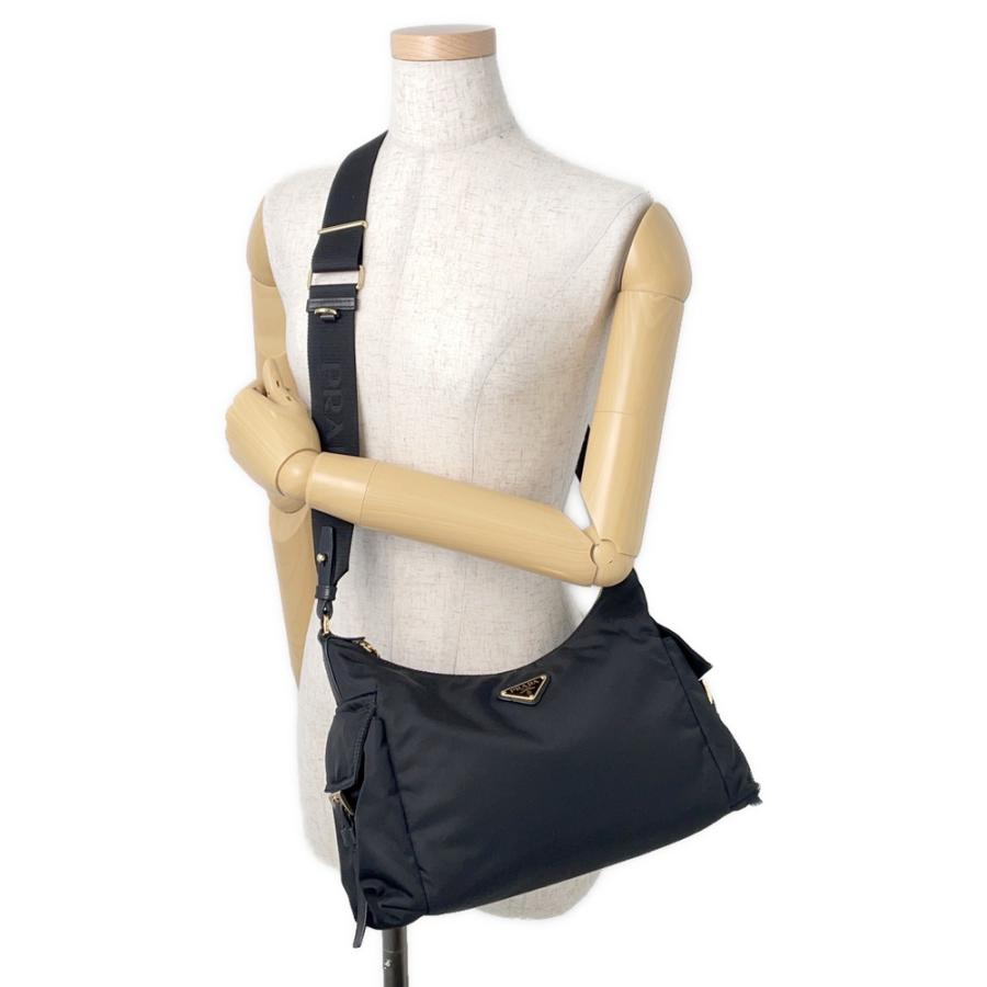 プラダ ショルダーバッグ Re-Nylon エクスプローラ ラージ ナイロン