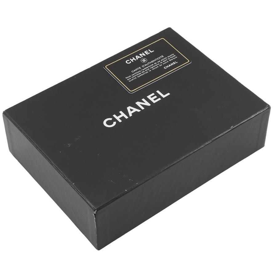 シャネル 長財布 マトラッセ ココマーク カンボンライン ラウンドファスナー カーフスキン A26710 CHANEL 白 黒 シャネル 長財布 マトラッセ ココマーク カンボンライン ラウンド