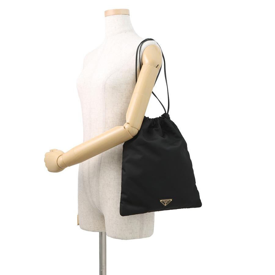 プラダ ショルダーバッグ 巾着バッグ Re-Nylon トライアングルロゴ