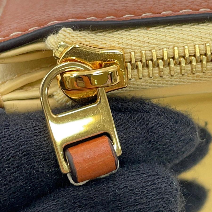 送料込み！ 極美品 CELINE コンパクトウォレット イエロー 396 5d353_01.jpg