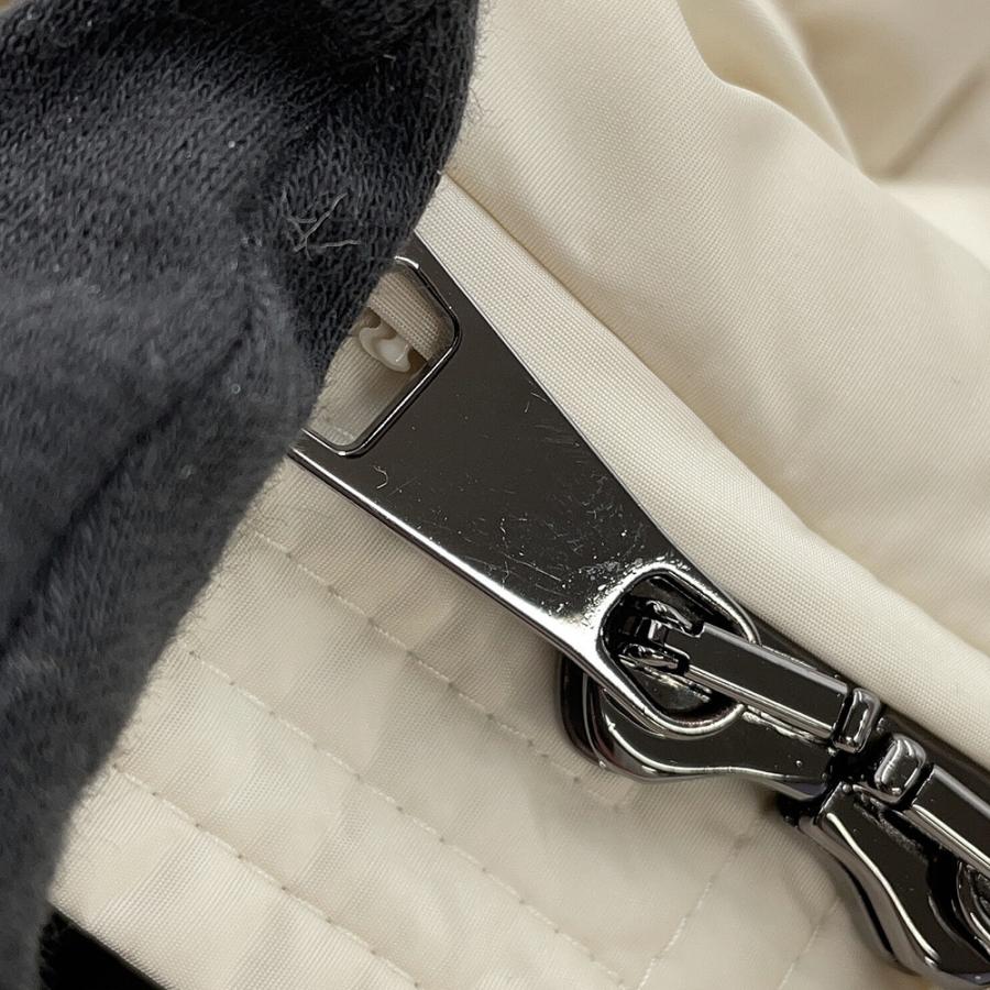 モンクレール ダウンジャケット AVOCE アヴォーチェ レディースサイズ00 J20931A00151539ZD MONCLER 白 【安心保証】の画像