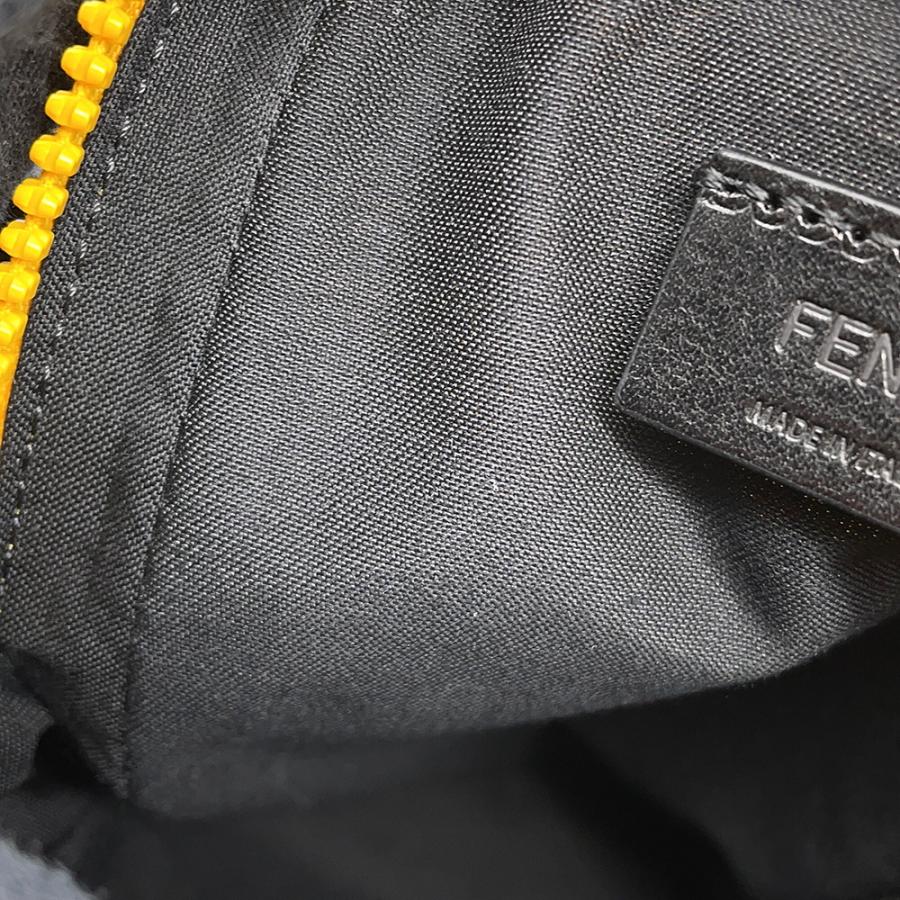フェンディ / FENDI　バゲット フォンホルダー / ショルダーポーチ　7AS056　ナイロン　カーキ系 【中古】 フェンディ フォンホルダー バゲット フォンポーチ ナイロン/レザー