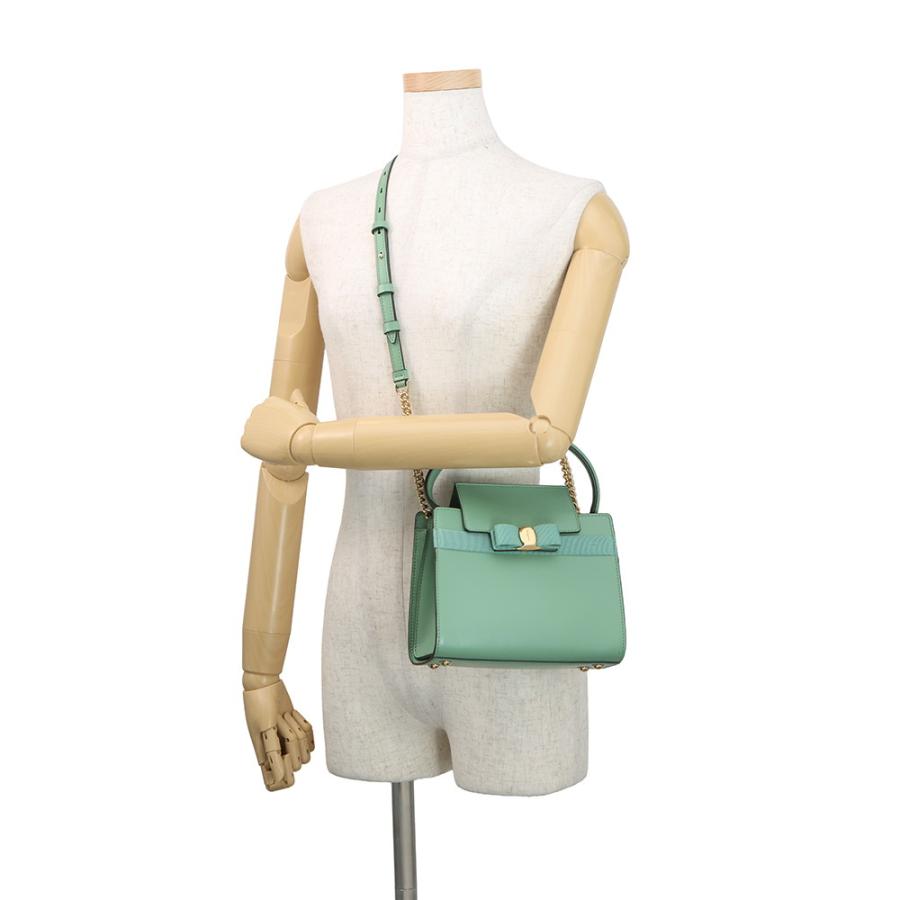 フェラガモ ショルダーバッグ ヴァラリボン レザー 21I282 Ferragamo