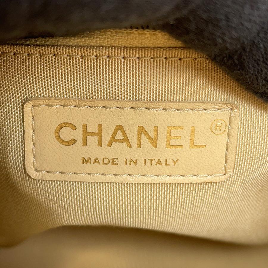 シャネル チェーンショルダーバッグ マトラッセ カーフレザー CHANEL
