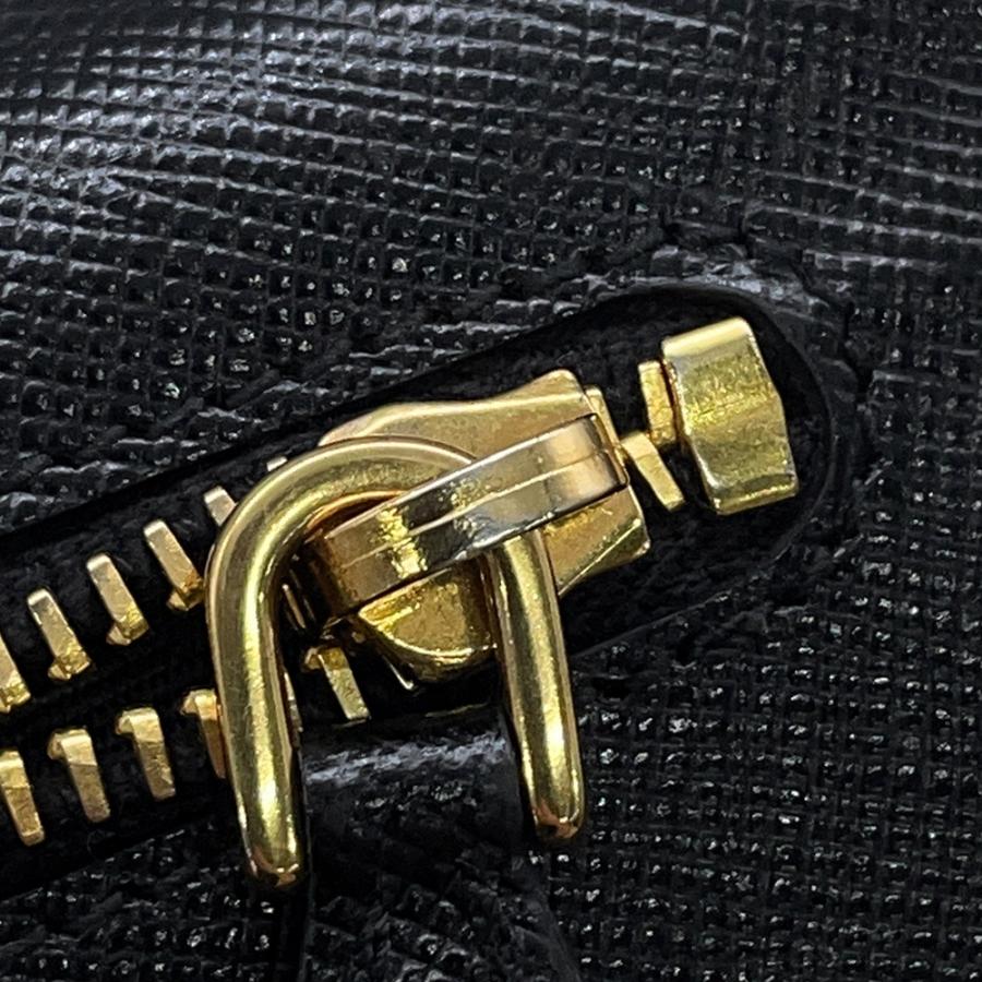 プラダ 長財布 サフィアーノ レザー バレンタイン限定 1M1037 PRADA