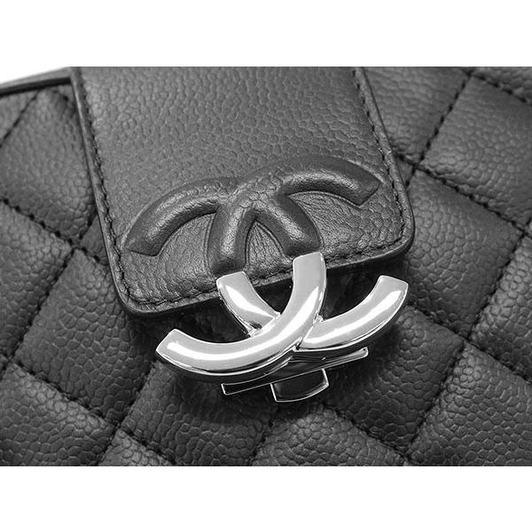 CHANEL（シャネル） チェーンショルダーバッグ マトラッセ キャビア