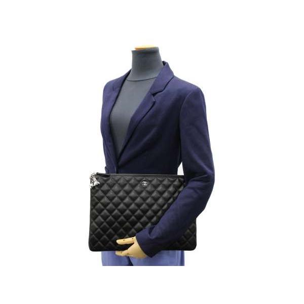 CHANEL シャネル クラッチバッグ チャーム付き マトラッセ ココ CHANEL シャネル クラッチバッグ チャーム付き マトラッセ ココ