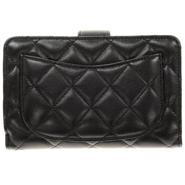 CHANEL（シャネル） 二つ折り財布 マトラッセ ココマーク ラムスキン
