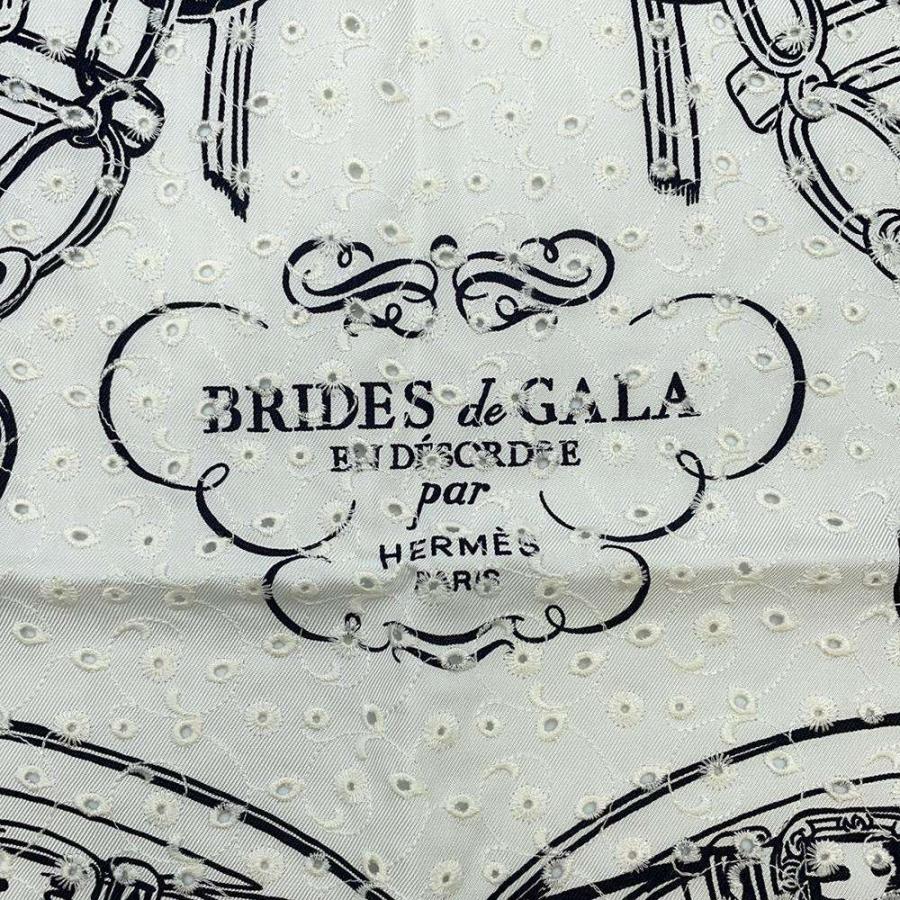 HERMES エルメス カレ70 ブリッドドゥガラ イングリッシュ 刺繍 カレ 70 《ブリッド・ガラ・バンダナ・ドット》 - ブルー