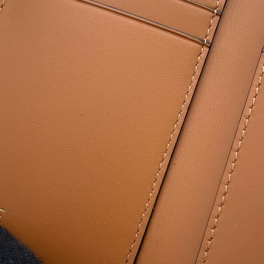 ロエベ 三つ折り財布 スモール リピートアナグラム バーティカル