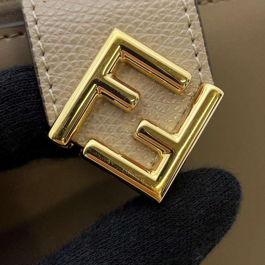 フェンディ 二つ折り財布 FFダイヤモンド レザー 8M0490 FENDI