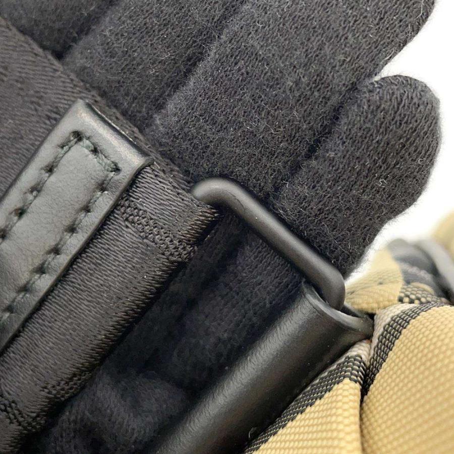 バーバリー ショルダーバッグ　ノバチェック　シンプル　ブラック　レザー　レトロ バーバリー ショルダーバッグ ノバチェック パディバッグ キャンバス