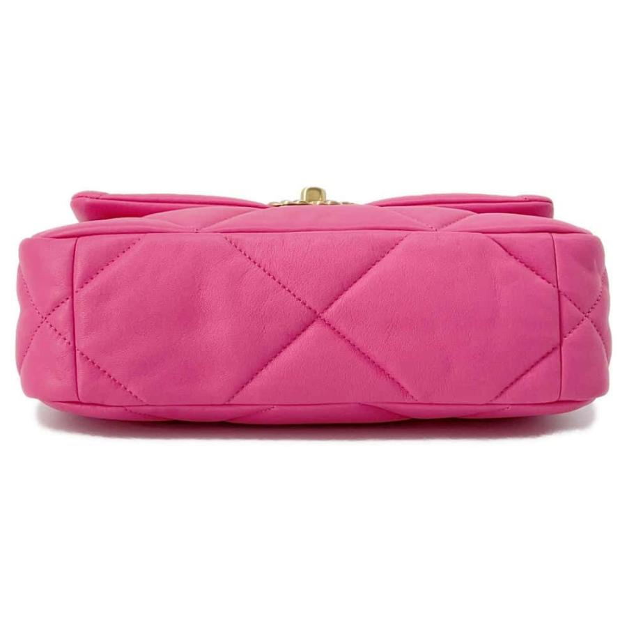 シャネル チェーンショルダーバッグ CHANEL19 ココマーク マトラッセ