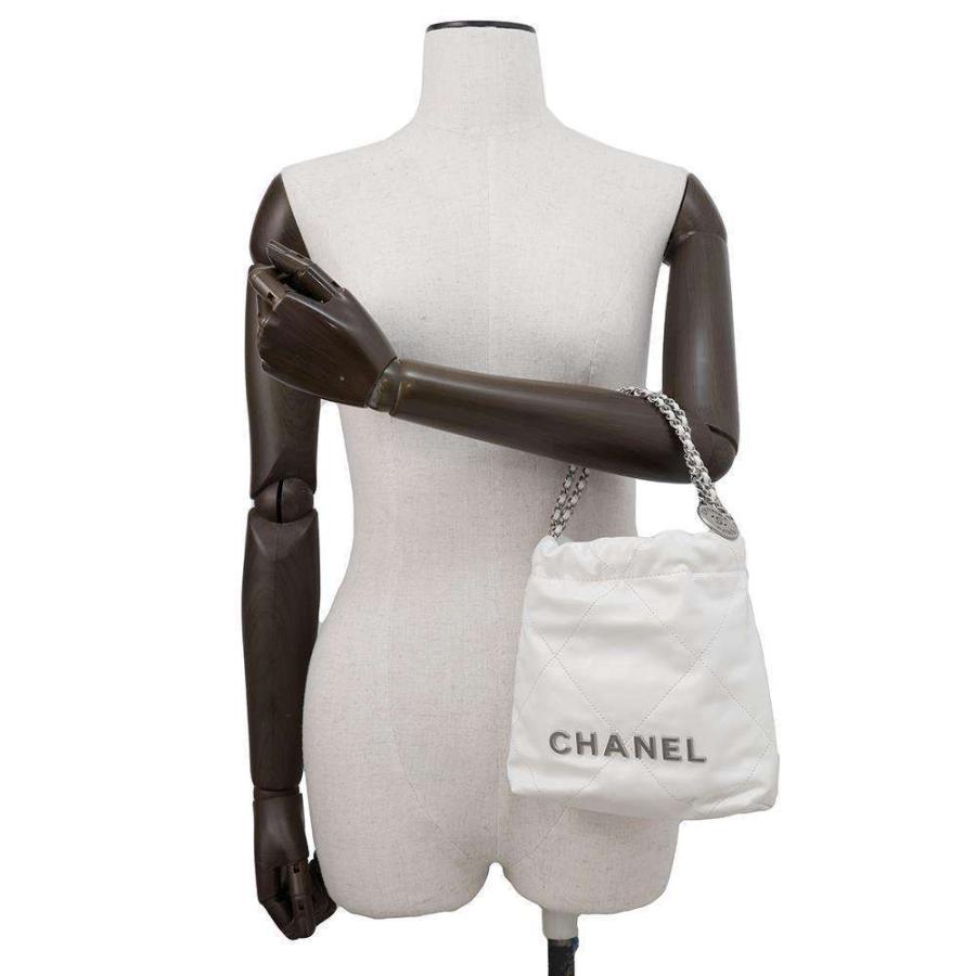 レアホワイトロゴシャネル22 CHANEL レザートートバッグカーフレザー