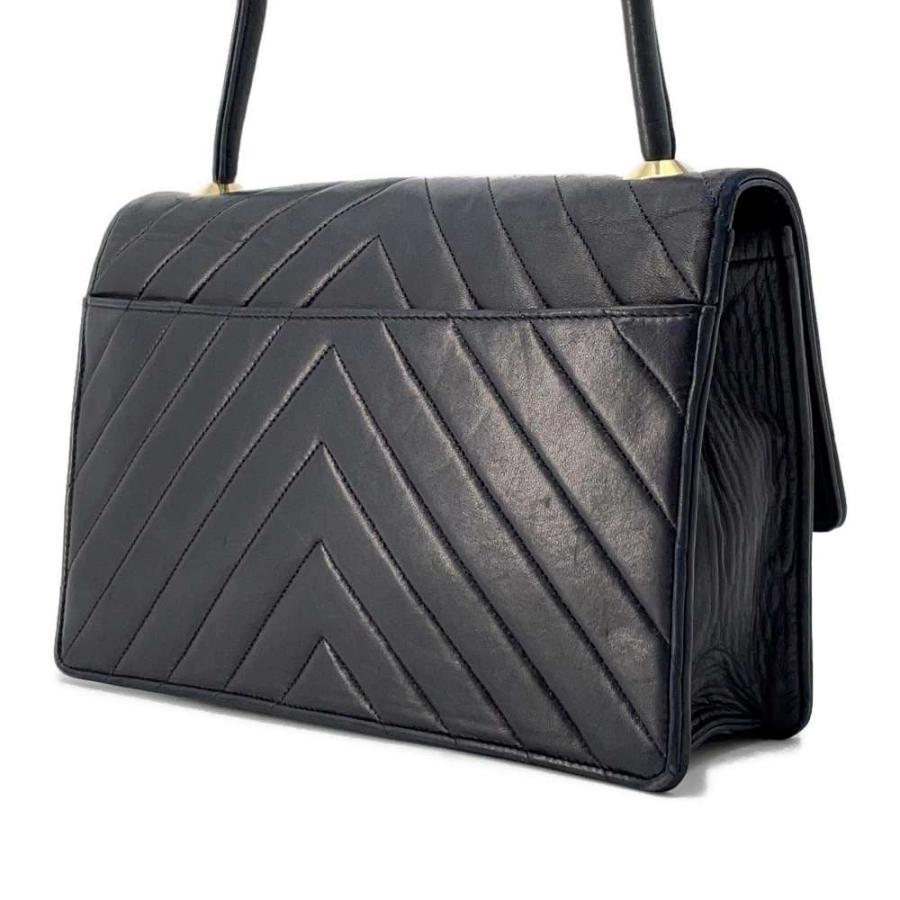 シャネル ショルダーバッグ シェブロン ココマーク ラムスキン CHANEL 