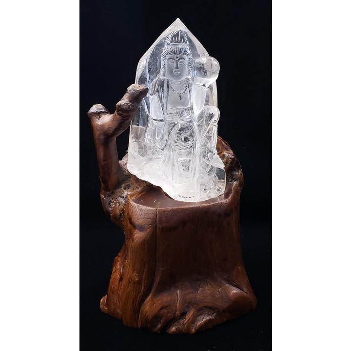 水晶　観音像彫刻品　ブラジル産