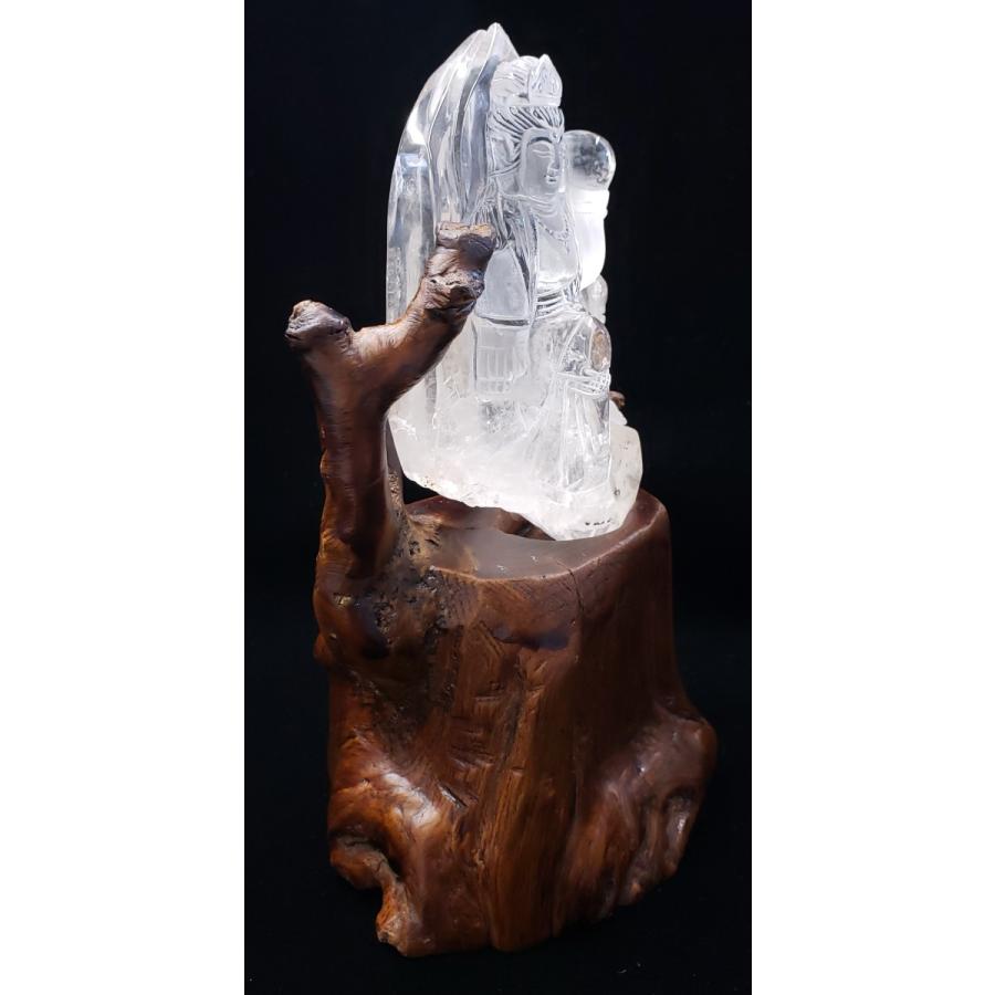 水晶　観音像彫刻品　ブラジル産_2