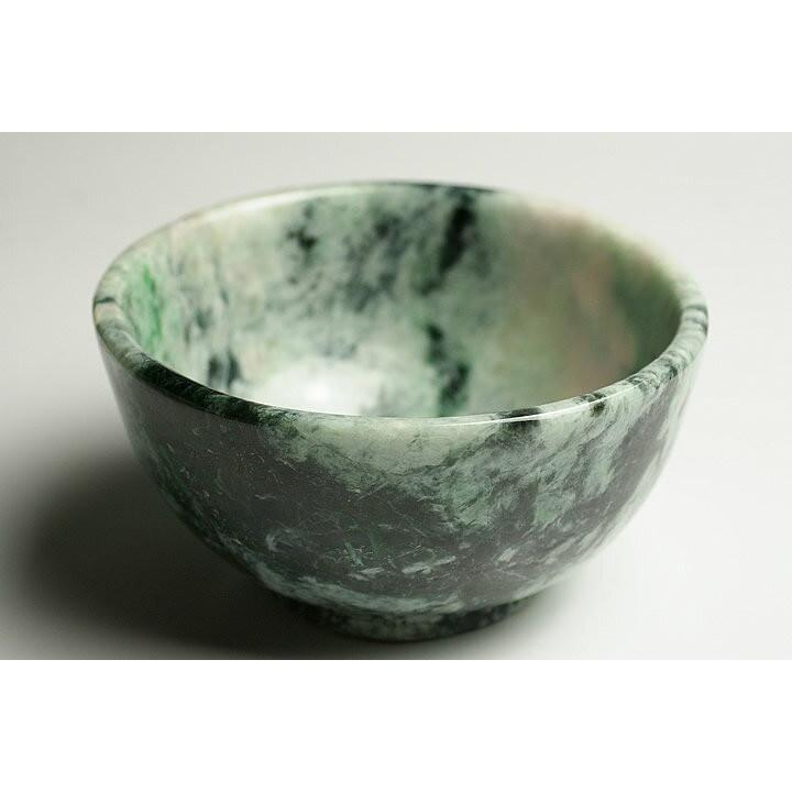 ミャンマーヒスイ　茶碗　ミャンマー産