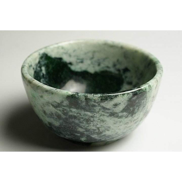 ミャンマーヒスイ　茶碗　ミャンマー産