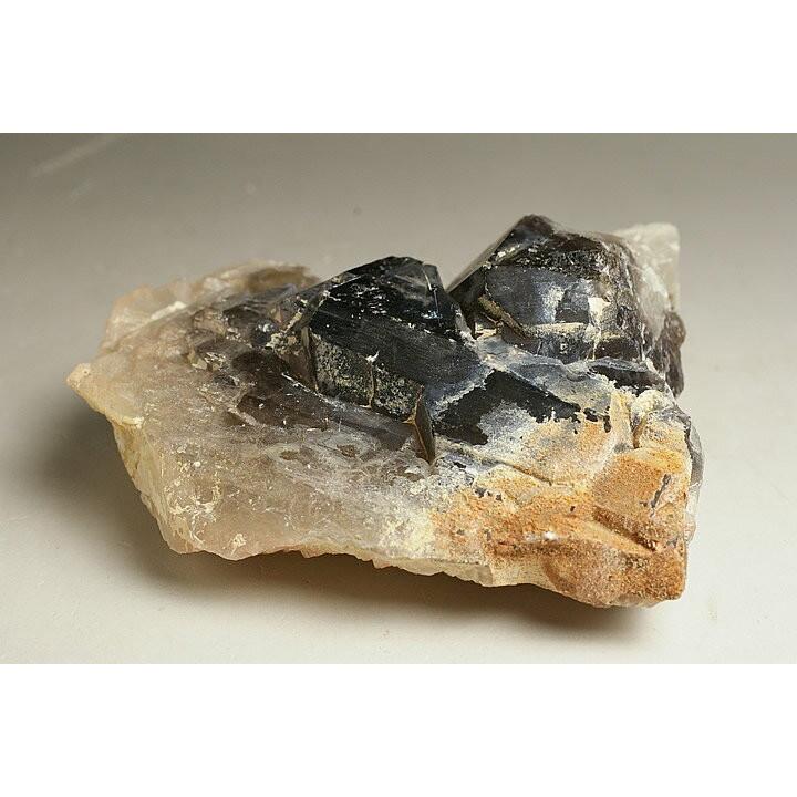 モリオン　ブラジル産　黒水晶　1.8キロ モリオン ブラジル産 黒水晶 1.8キロ ブラジル産 モリオン 純天然 黒