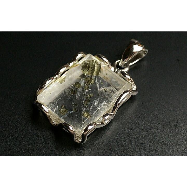 パイライトインクォーツペンダントトップ　最高級品