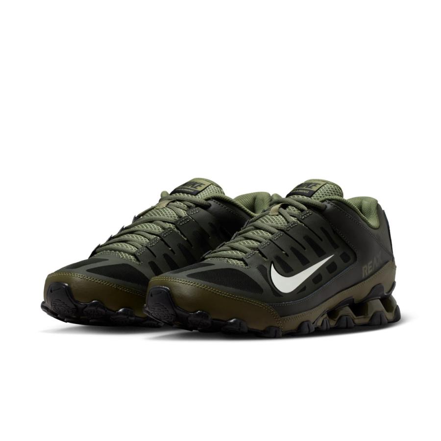 NIKE（ナイキ） メンズ スニーカー エア リアックス 8 TR 621716-300