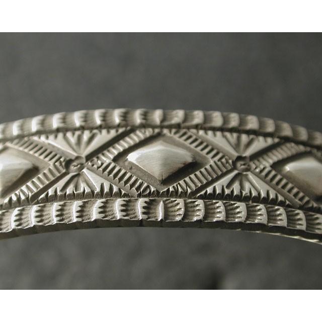 シルバーアクセサリー バングル インディアンジュエリー ナバホ Herman