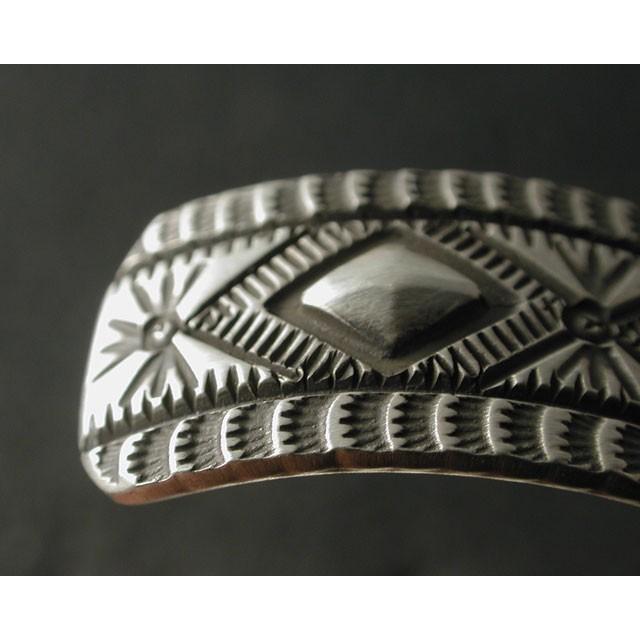 シルバーアクセサリー バングル インディアンジュエリー ナバホ Herman