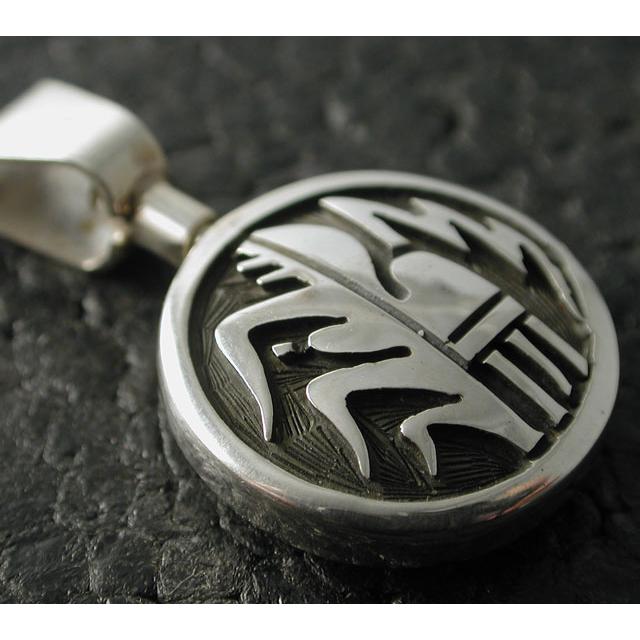 インディアンジュエリー　フィルバート・ポゼイェスヴァ作　ペンダントヘッド Indian Jewelry：Philbert Poseyesva｜AUBERGE・Needles