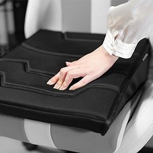ゲーミングクッション 座布団 バウヒュッテ専門店 高反発 低反発 ウレタン ゲル クッション ゲーミング座布団デルタ BC-300G-BK ゲーマーズハイドの画像