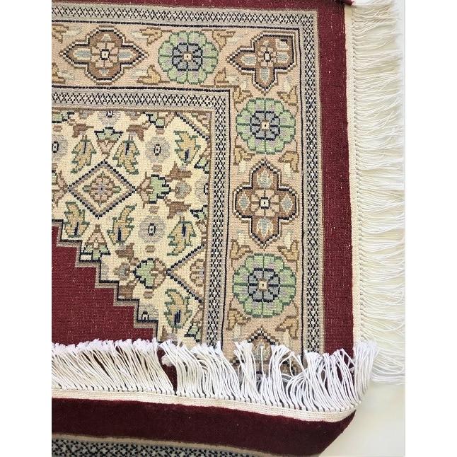手織りパキスタン絨毯 中心柄デザインの絨毯 77×123 ｃｍ 玄関マット　レッド_1