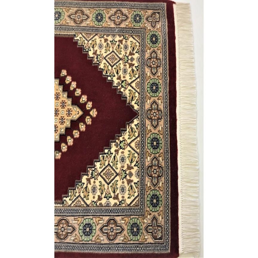 手織りパキスタン絨毯 中心柄デザインの絨毯 77×123 ｃｍ 玄関マット　レッド_2