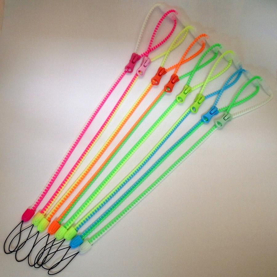 YKK 蓄光 ファスナーネックストラップ 35cm ミックス 子供用 ジッパーストラップ 安全パーツ付き ファスナーストラップ ジュニア・キッズサイズ 携帯ストラップ | 
