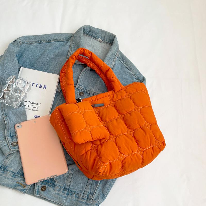 MUL 本革　限定カラーオレンジ　キルティング ハンドバッグ キルティングトートバッグ ポーチ付き キルティングバッグ トート