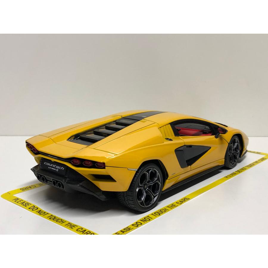 マイスト MAISTO 1/18 Lamborghini Countach LPi 800-4 イエロー マイスト MAISTO 1/18 Lamborghini Countach LPi 800-4 イエロー