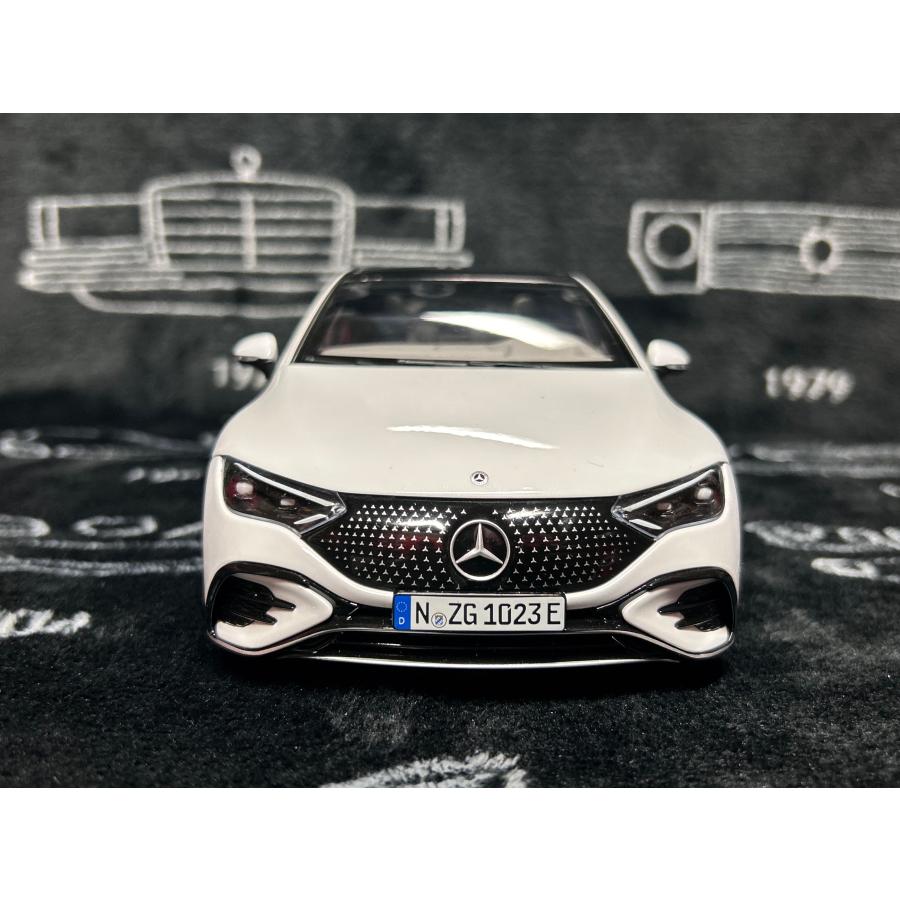 NZG 1/18 Mercedes Benz EQE (V295) 2022 opalite white メルセデス