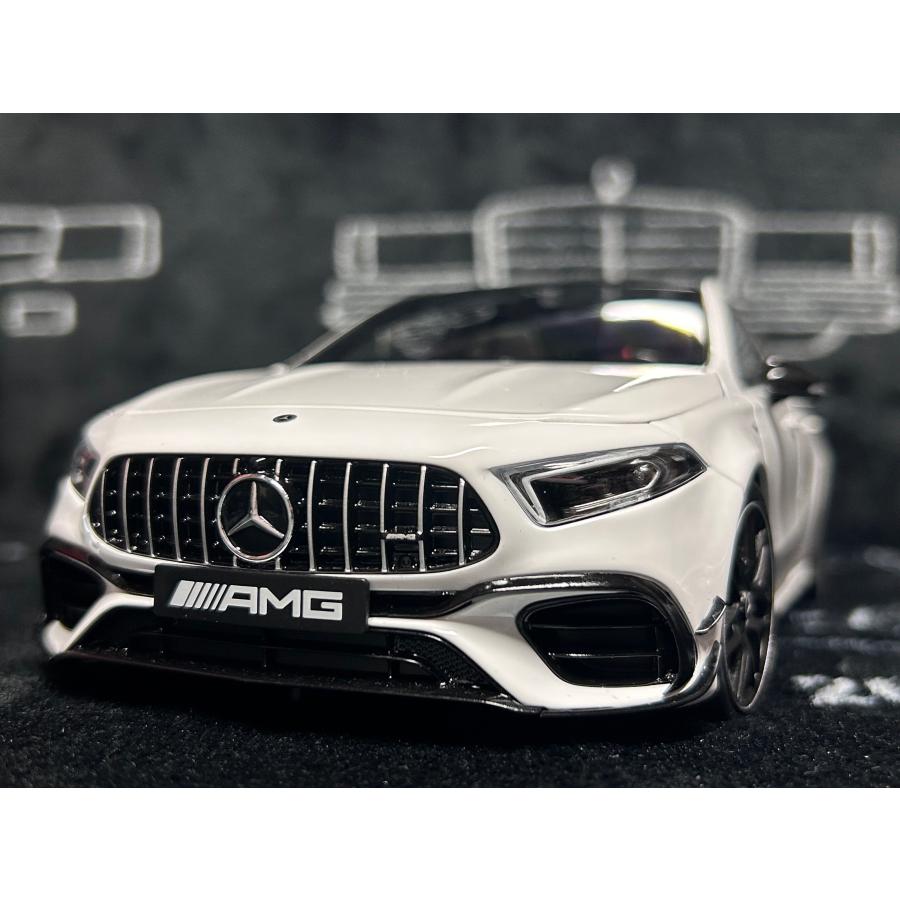 NZG 1/18 Mercedes Benz AMG A 45 S 4Matic Polar white