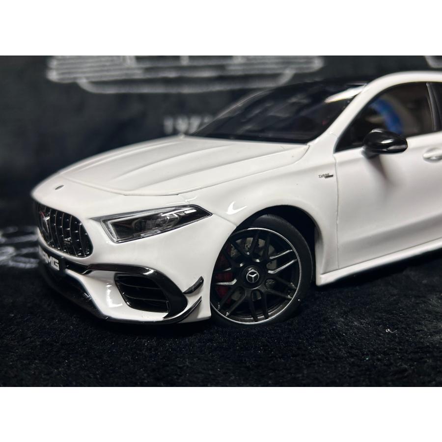 NZG 1/18 Mercedes Benz AMG A 45 S 4Matic Polar white メルセデス