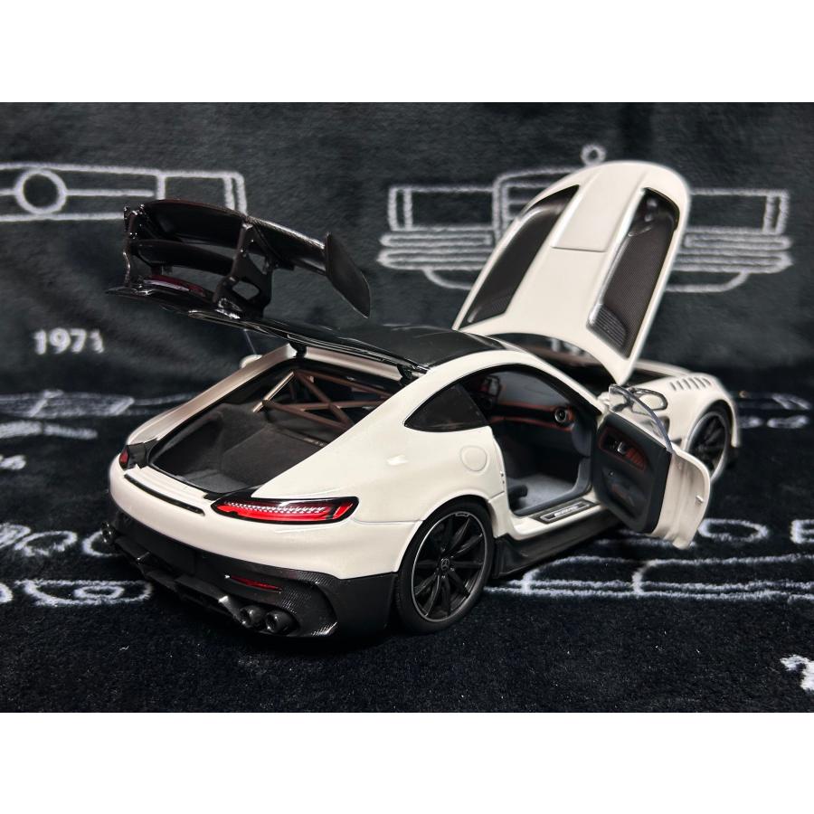 ミニチャンプス minichamps 1/18 Mercedes Benz AMG AMG GT Black