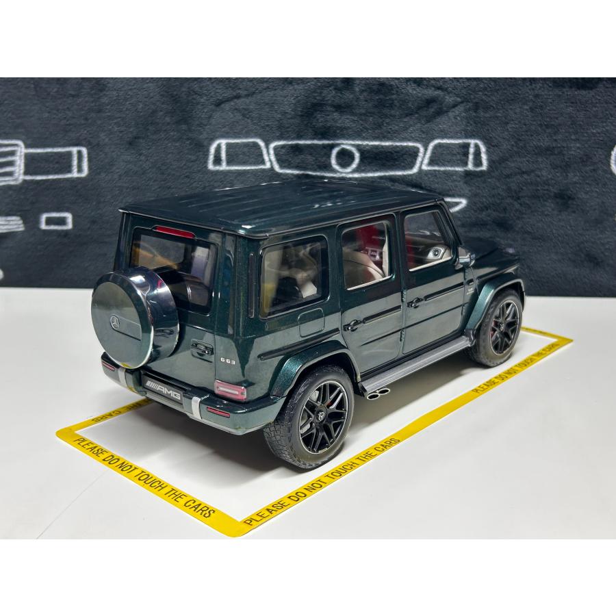 minichamps 1/18 Mercedes Benz AMG G63 W463 ダークグリーン