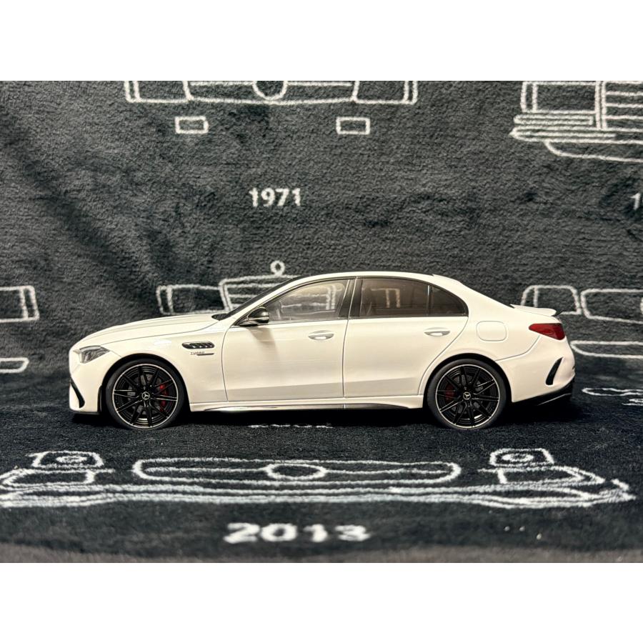 NZG 1/18 Mercedes Benz AMG C63 S E-PERFORMANCE 2024 OPALITH WHITE