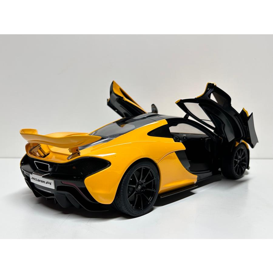 オートアート　1/18　マクラーレンP1　ボルケーノイエロー オートアート 1/18 マクラーレン P1 2013 ボルケーノイエロー イエロー