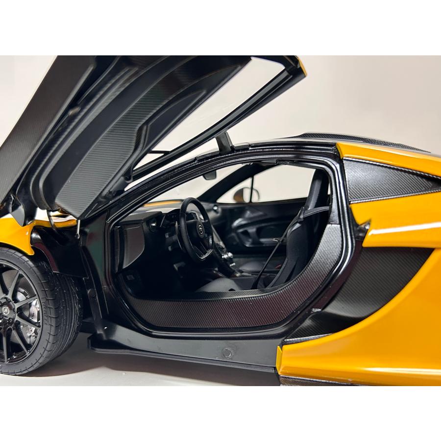 オートアート セール品 AUTOart 1/12 McLaren P1 volcano yellow オートアート セール品 AUTOart 1/12 McLaren P1 volcano yellow