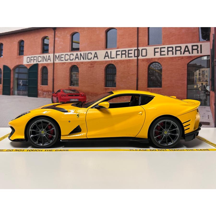 Bburago（ブラーゴ） Burago 1/18 Ferrari 812 Competizione Giallo