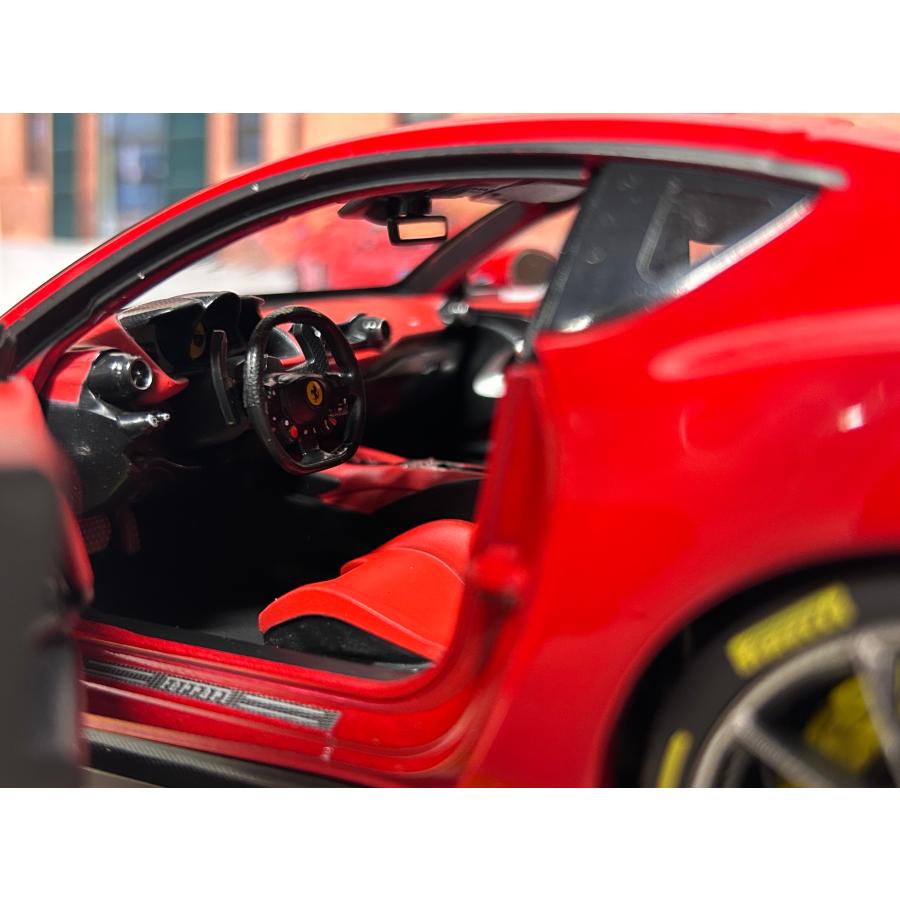 Burago signature 1/18 Ferrari 812 Competizione Rosso corsa フェラーリ ブラーゴ ミニカーの画像
