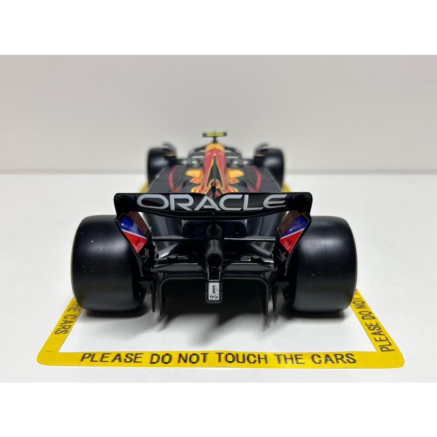 安心のアフターケア Burago 1/18 Red Bull RB19 2023 #11 S.Perez　レッドブル　ペレス　ブラーゴ